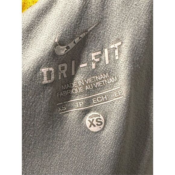 Nike Livestrong Dri-Fit Running Soccer Shorts XS GOOD CONDITION - Picture 3 of 3